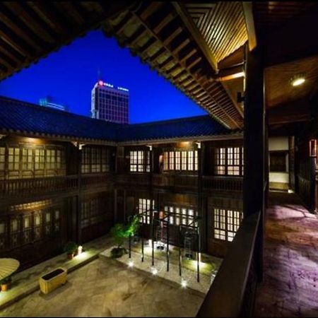 Silver Chest Boutique Hotel Куньмин Экстерьер фото
