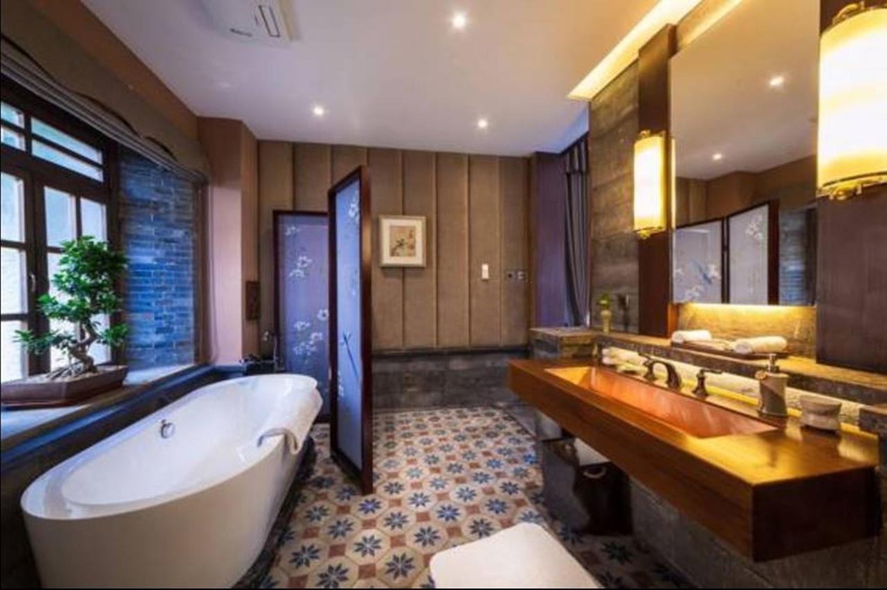 Silver Chest Boutique Hotel Куньмин Экстерьер фото