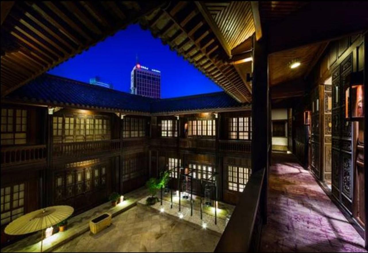 Silver Chest Boutique Hotel Куньмин Экстерьер фото